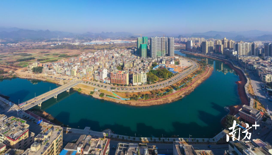 城市擴(kuò)容。曾亮超 攝