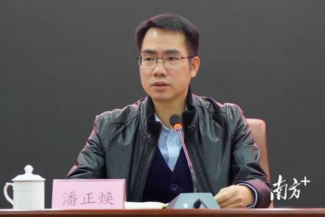 連州市委書記潘正煥提出，要始終切實(shí)把疫情防控當(dāng)作重點(diǎn)工作來抓，嚴(yán)防輸入性風(fēng)險(xiǎn)。張曉欣 攝