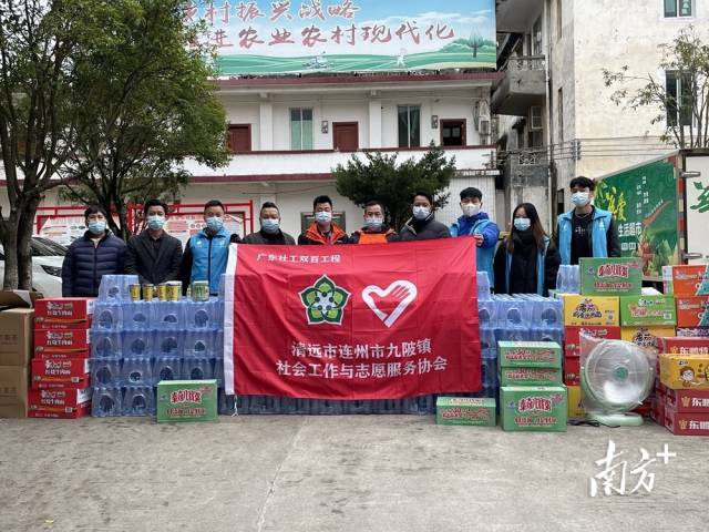 籌措物資助力困難群眾暖度寒冬。